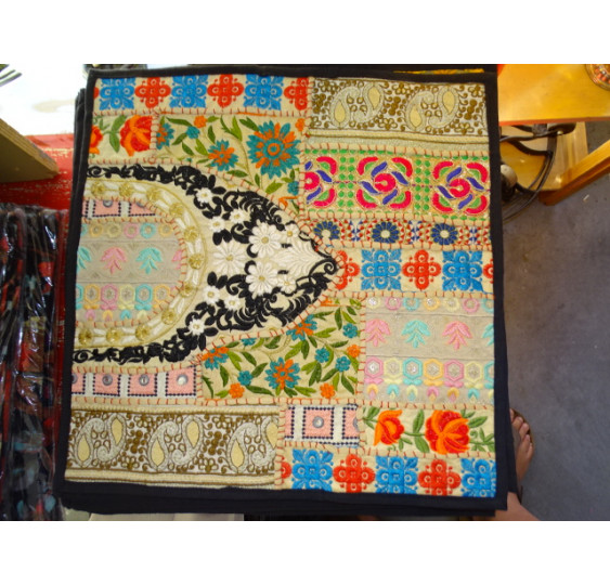 rivestimento 40x40 cm in vecchi tessuti del Gujarat - 479