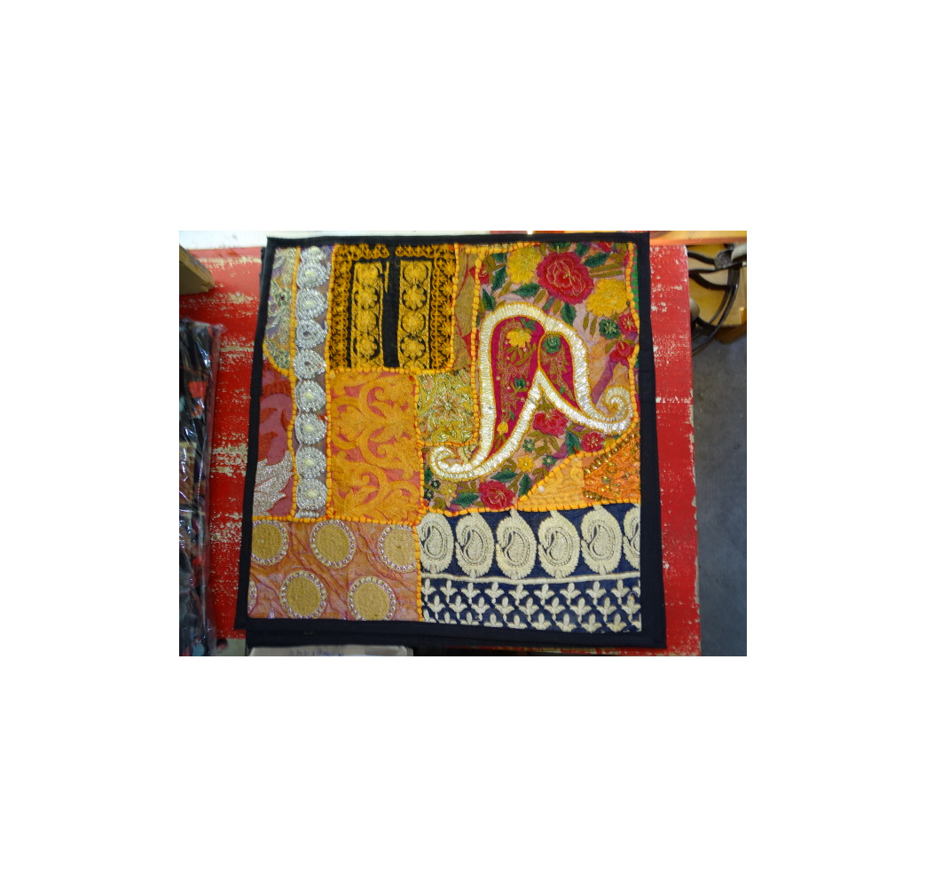 hoes 40x40 cm in oude Gujarat stoffen - 505