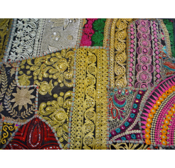 Gujarat cushion cover in 60x60 cm - 540