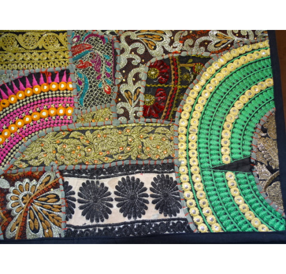 Gujarat cushion cover in 60x60 cm - 550