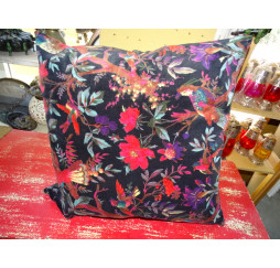 Velvet covers with black bird of paradise in 60X60 cm