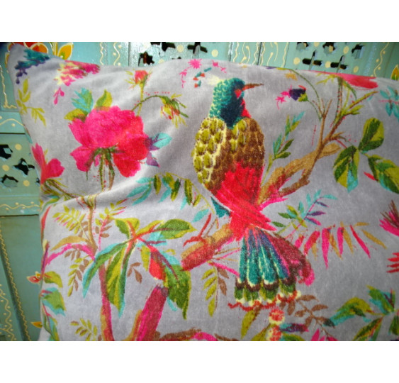 Velvet covers with gray bird of paradise in 60X60 cm