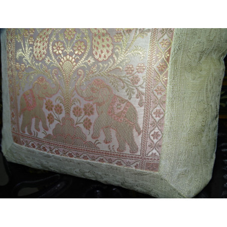 Funda de cojín 2 elefantes en color crudo con borde brocado