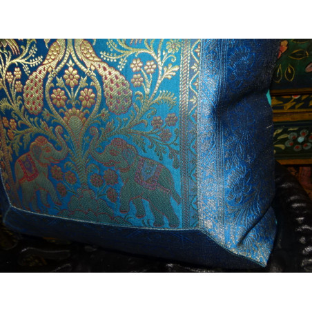 Kussenhoes 2 olifanten in turquoise kleur met een brokaat rand