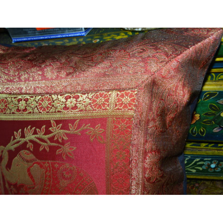 Cushion cover 1 elephant 40x40 cm bordeaux brocade edge