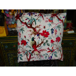 Velvet covers with white bird of paradise in 60X60 cm