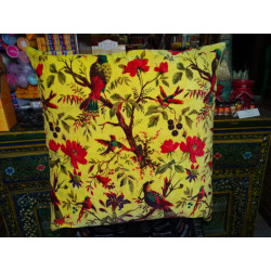 Velvet covers with yellow bird of paradise in 60X60 cm