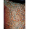 Kussenhoes met geborduurd blad 40x40 cm oranje