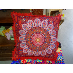 Cushion covers 40x40 cm in red color and red fringes