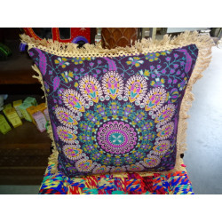 Cushion covers 40x40 cm in purple color and beige fringes
