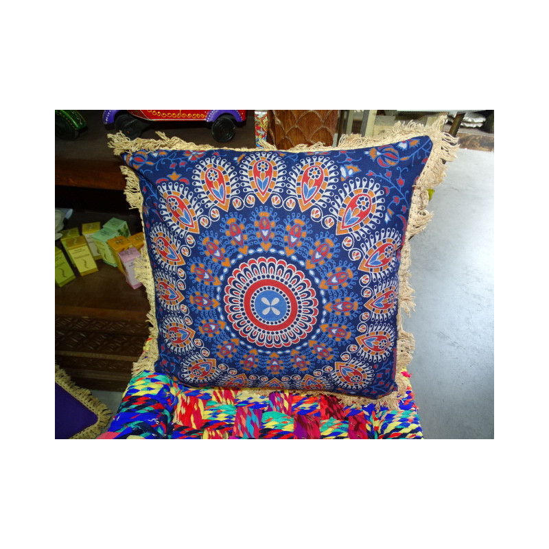 Cushion covers 40x40 cm in blue color and beige fringes