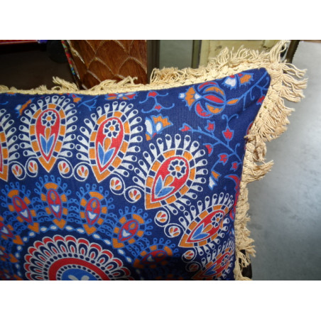 Cushion covers 40x40 cm in blue color and beige fringes
