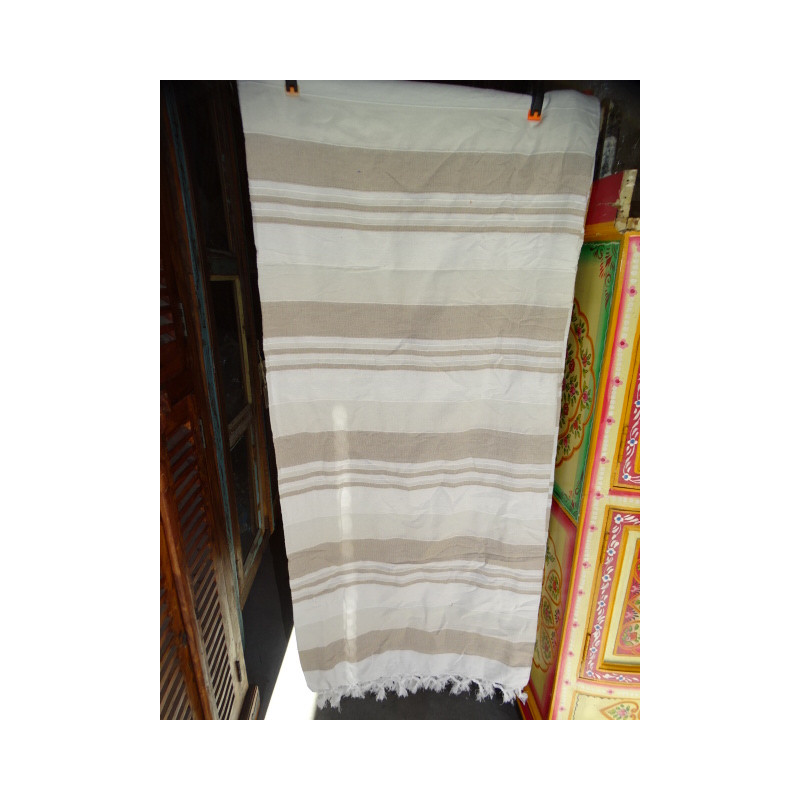 KERALA Indiaas bedovertrek in ecru en beige kleur 260 x 240 cm