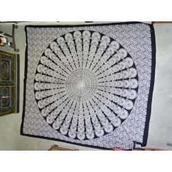 Baumwoll Wandbehang oder Tagesdecke mit schwarz-weißem Mandala