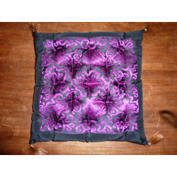 Galette de chaise 40x40 cm noire et fleurs violette