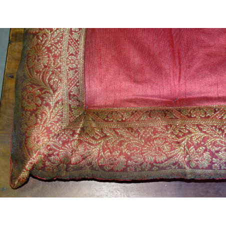 Galette de chaise bords en brocart bordeaux 38x38 cm