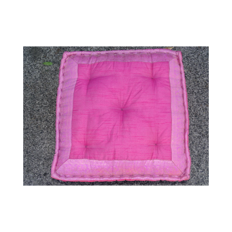 Coussin de sol 57x57 cm bords en brocart rose