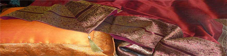 Indiase taffeta kussenhoezen bekleed met een brokaat vlecht. 9 kleuren