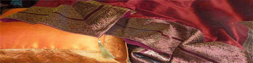 Brocade tablecloths 150x150 cm